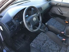 Volkswagen Golf - 1.6 Trendline