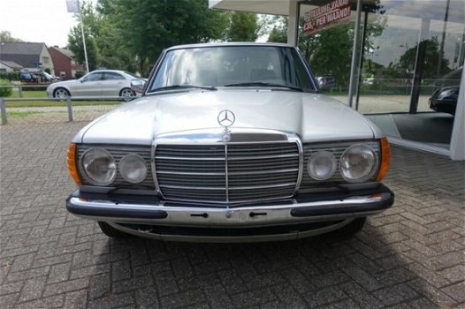 Mercedes-Benz 200-280 (W123) - 200-serie (300 diesel airco, automaat , schuifdak, pullman interieur - 1