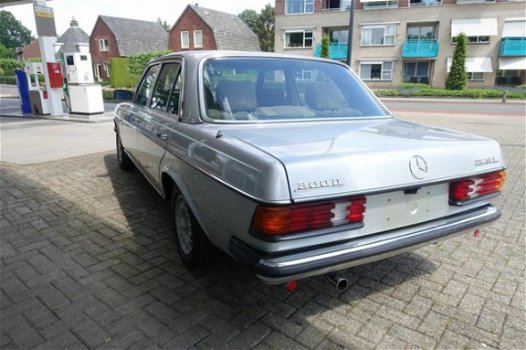 Mercedes-Benz 200-280 (W123) - 200-serie (300 diesel airco, automaat , schuifdak, pullman interieur - 1