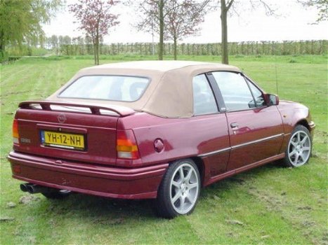 Opel Kadett - 2.0i GSi - 1