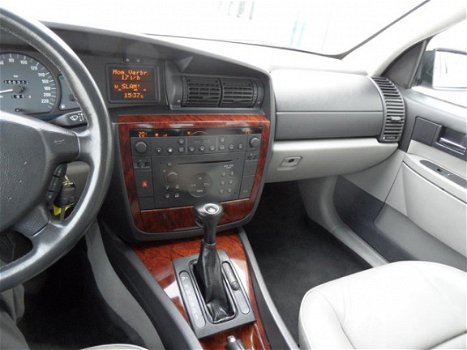 Opel Omega - 2.2i-16V Onyx Edition Nieuwst - 1