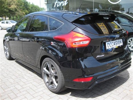 Ford Focus - 1.5 EcoB.150pk ST-Line NAVI RIJKLAARPRIJS - 1