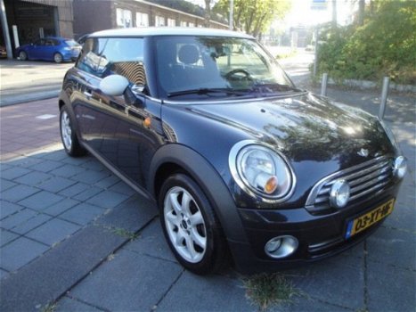 Mini Mini Cooper - 1.6 (Zwart/Wit-dak) met Airco, LM-velgen en Verstralers - 1