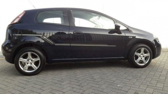 Fiat Punto Evo - 1.2 MYLIFE 3DRS 2011 Blauw - 1