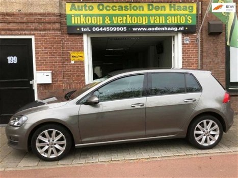 Volkswagen Golf - 1.6 TDI Highline BlueMotion CLIMA STOELVERW PARKASSIST 5DRS NW DISTRI RIEM - 1