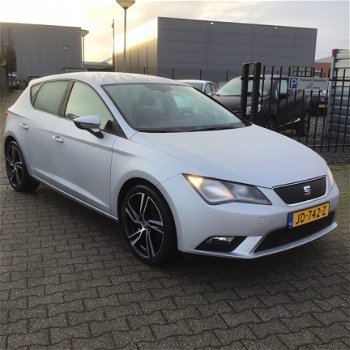 Seat Leon - 1.0 ECOTSI STYLE CONNECT zeer mooi - 1