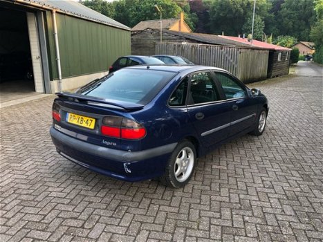 Renault Laguna - 2.0 Alizé Chicane - 1