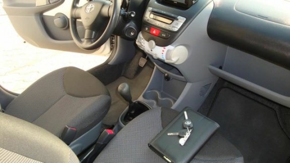 Toyota Aygo - 1.0-12V Dynamic Navigator - 1