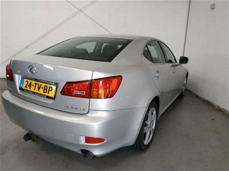 Lexus IS - 220d Business - 1