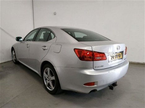 Lexus IS - 220d Business - 1