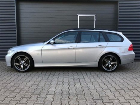 BMW 3-serie Touring - 320I Dynamic Executive - 1