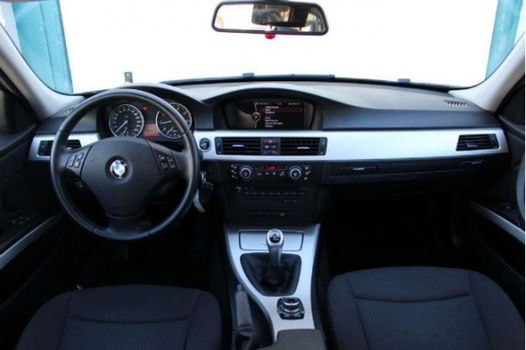 BMW 3-serie Touring - 3-serie 316i Business Line|PDC|Navi|Airco|NAP|TREKHAAK - 1