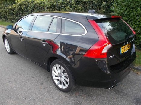 Volvo V60 - 2.0 D4 Momentum - 1