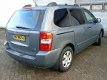 Kia Carnival - 2.9 CRDi VGT LX Z.g.o.h , Apk tm 19-01-2019 , 3 zits Mag 2000 kg trekken - 1 - Thumbnail