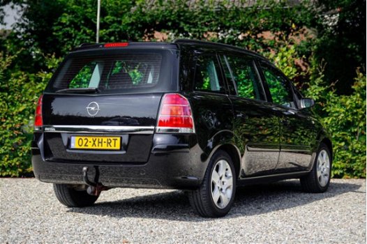 Opel Zafira - 1.6 Enjoy uitgevoerd met airco, trekhaak en 7 zitter - 1