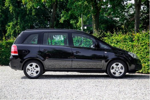 Opel Zafira - 1.6 Enjoy uitgevoerd met airco, trekhaak en 7 zitter - 1