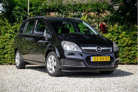 Opel Zafira - 1.6 Enjoy uitgevoerd met airco, trekhaak en 7 zitter - 1