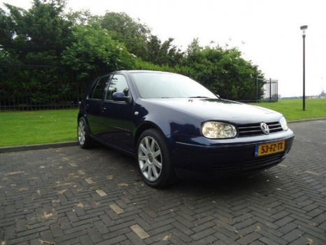 Volkswagen Golf - 2.0 Highline 5 deurs AIRCO Nieuwe APK - 1