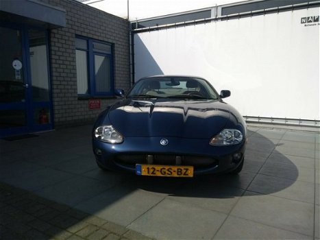 Jaguar XK8 - 4.0 V8 Coupé - 1