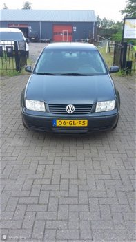Volkswagen Bora - 1.6-16V - 1