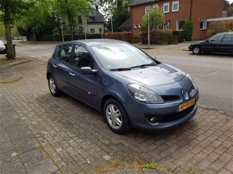 Renault Clio - 1.4-16V Dynamique Luxe NAP Airco APK 2019 - 1