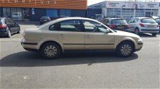 Volkswagen Passat - 2.0 Trendline