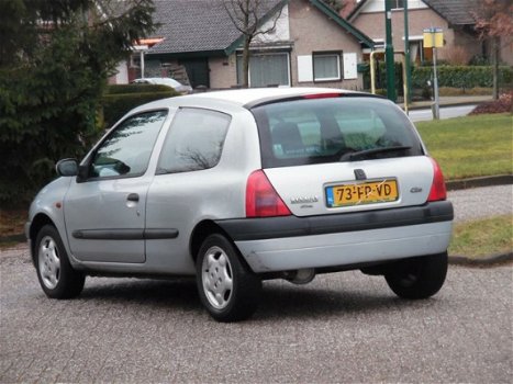 Renault Clio - 1.4-16V Si Stuurbekrachtiging/ Met Apk - 1