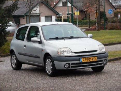 Renault Clio - 1.4-16V Si Stuurbekrachtiging/ Met Apk - 1