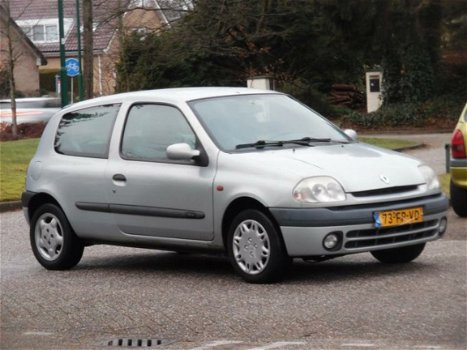 Renault Clio - 1.4-16V Si Stuurbekrachtiging/ Met Apk - 1