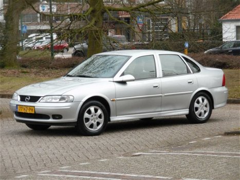 Opel Vectra - 1.8-16V Business Edition 2e Eigenaar/LEER/GAS(G3)/Airco - 1