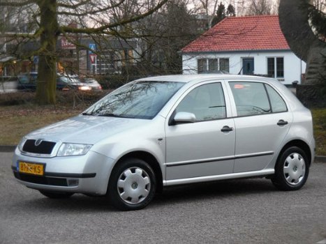 Skoda Fabia - 1.4 Comfort Nieuwe Apk/5DRS/NAP Rijd super - 1