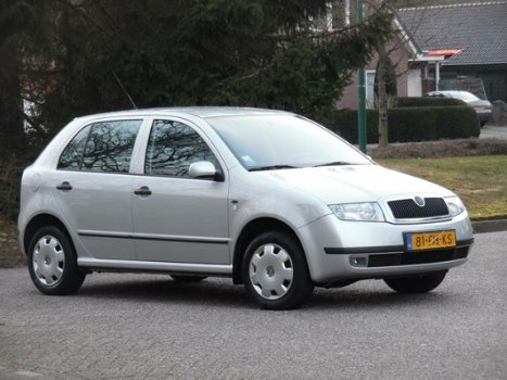 Skoda Fabia - 1.4 Comfort Nieuwe Apk/5DRS/NAP Rijd super - 1