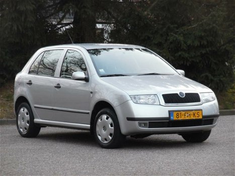 Skoda Fabia - 1.4 Comfort Nieuwe Apk/5DRS/NAP Rijd super - 1