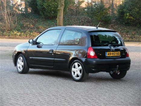 Renault Clio - 1.6-16V Privilège 2e eigenaar/Nieuwe APK/NAP/Airco - 1