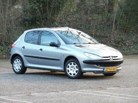 Peugeot 206 - 1.4 XR 5drs/Nieuwe Apk/Open Dak/Nap - 1