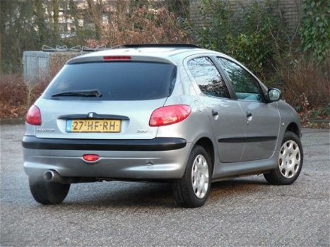 Peugeot 206 - 1.4 XR 5drs/Nieuwe Apk/Open Dak/Nap - 1