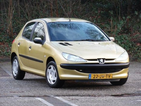 Peugeot 206 - 1.4 XT 5DRS/Nieuwe Apk/Nap - 1