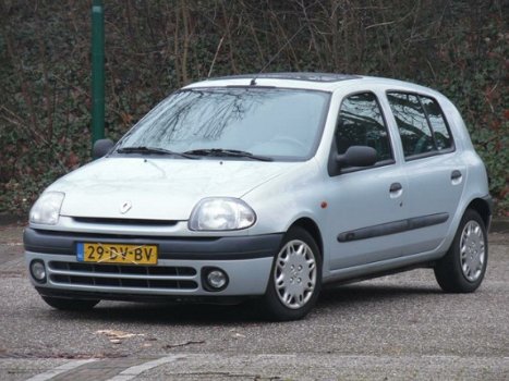 Renault Clio - 1.4 RN MAX 5DRS Stuurbekrachtiging/Nieuwe Apk/Nap - 1