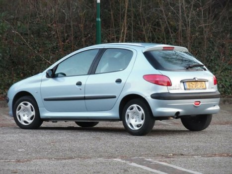 Peugeot 206 - 1.4 XR 5DRS/NAP/APK/Nette Auto - 1