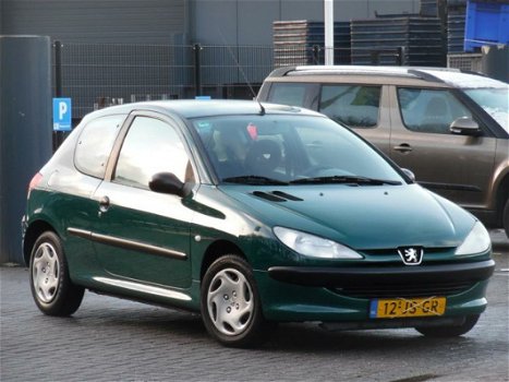 Peugeot 206 - 1.4 XR Nieuwe Apk/Nette Auto - 1