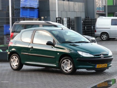 Peugeot 206 - 1.4 XR Nieuwe Apk/Nette Auto - 1