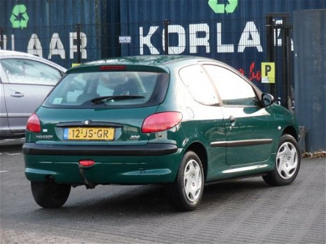 Peugeot 206 - 1.4 XR Nieuwe Apk/Nette Auto - 1