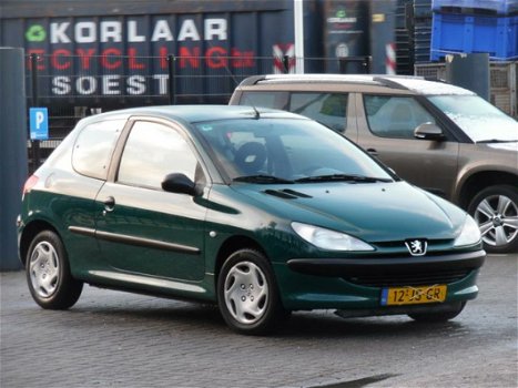 Peugeot 206 - 1.4 XR Nieuwe Apk/Nette Auto - 1