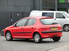 Peugeot 206 - 1.4 5DRS/Nieuwe Apk