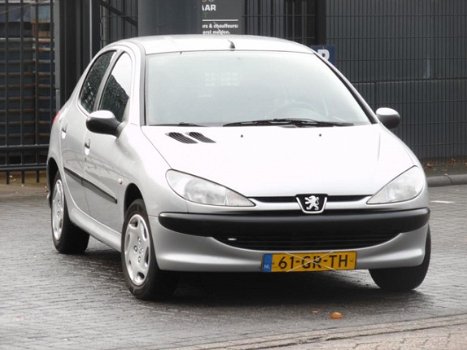 Peugeot 206 - 1.4 XT - 1