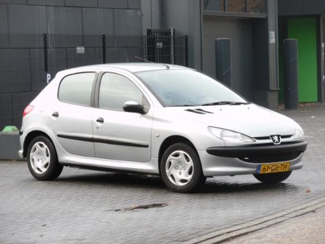 Peugeot 206 - 1.4 XT - 1