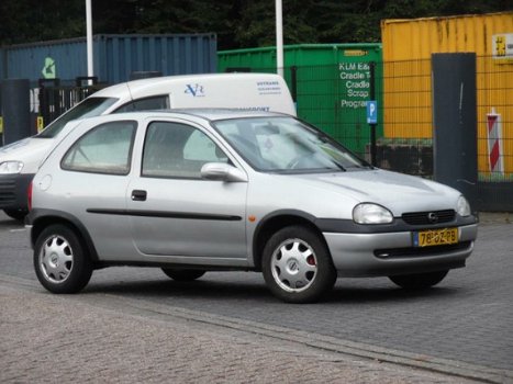 Opel Corsa - 1.2i-16V Onyx Nieuwe Apk/NAP - 1