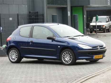 Peugeot 206 - 1.4 XR Nieuwe Apk/Nap - 1