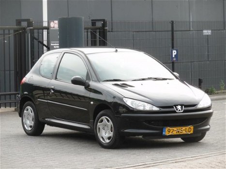 Peugeot 206 - 1.4 X-line Nieuwe APK/NAP/NetteAuto - 1