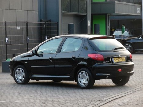 Peugeot 206 - 1.1 Xr 5DRS/Nieuwe Apk/Nap - 1